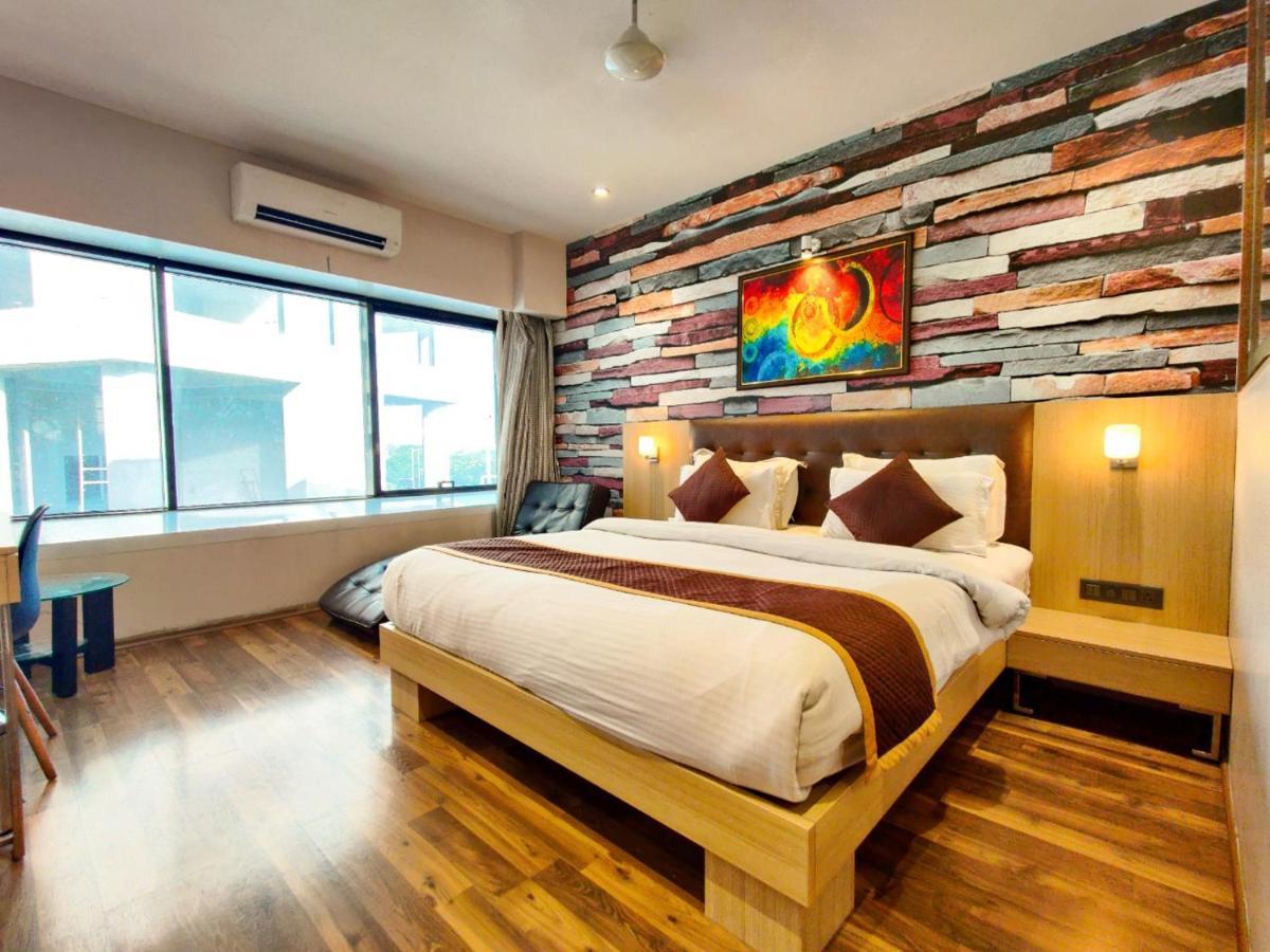 Hotel Sadbhav Villa Surat Exterior foto