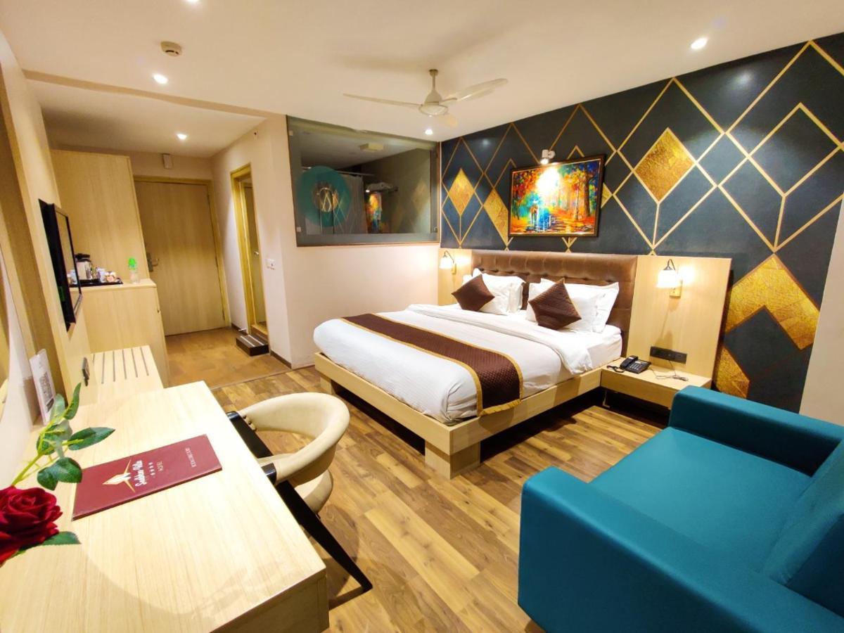 Hotel Sadbhav Villa Surat Exterior foto
