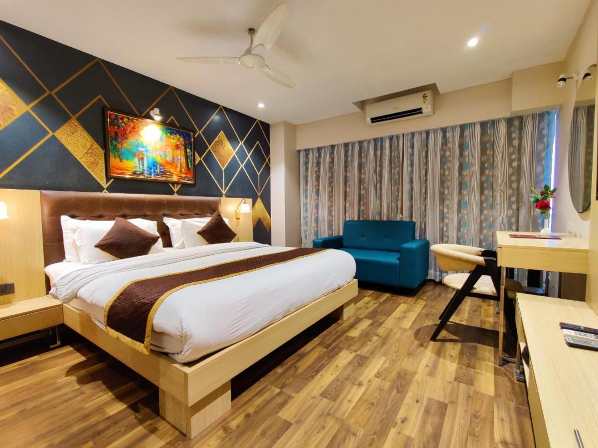 Hotel Sadbhav Villa Surat Exterior foto